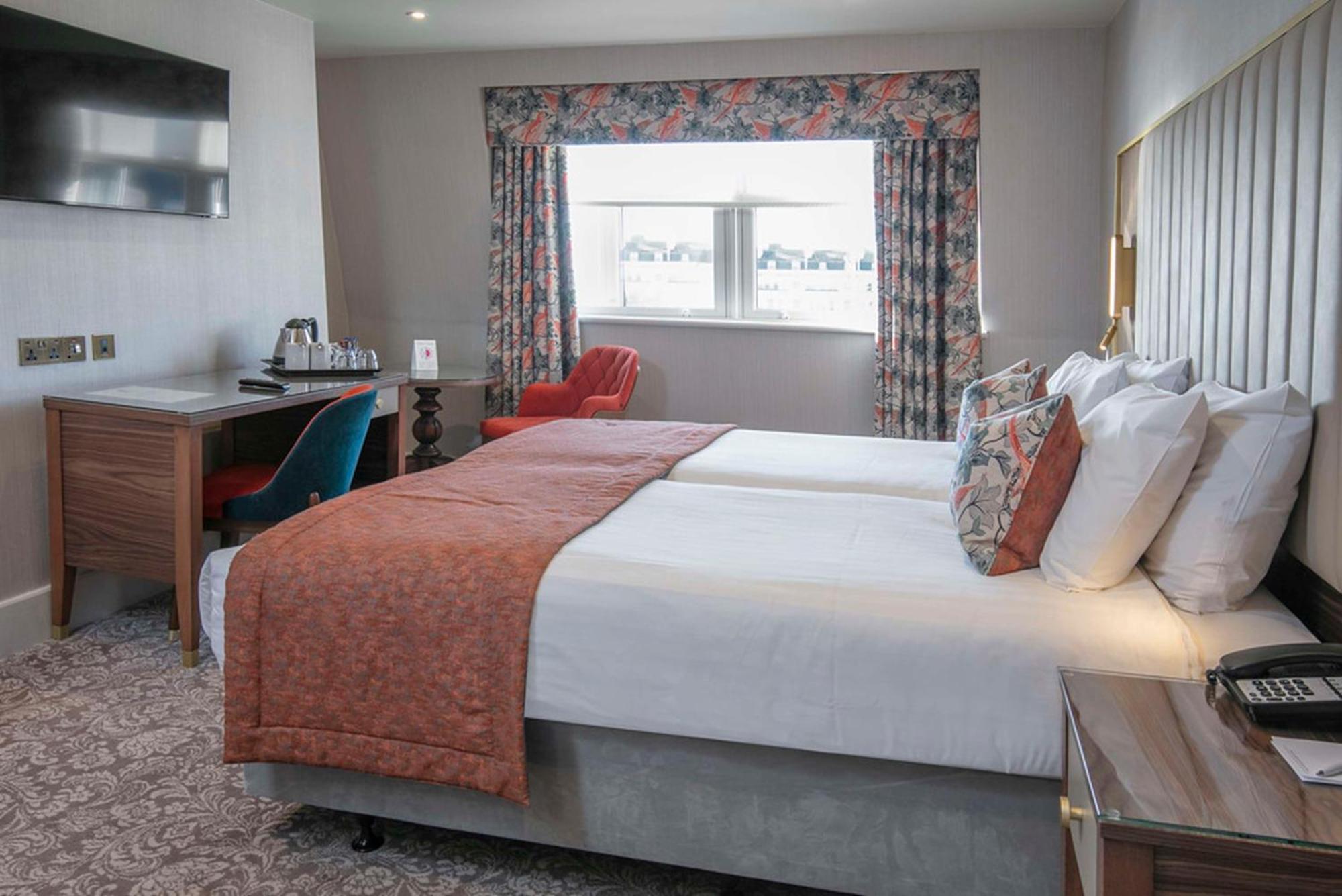 Voco The Clifton Folkestone By Ihg Hotel ภายนอก รูปภาพ