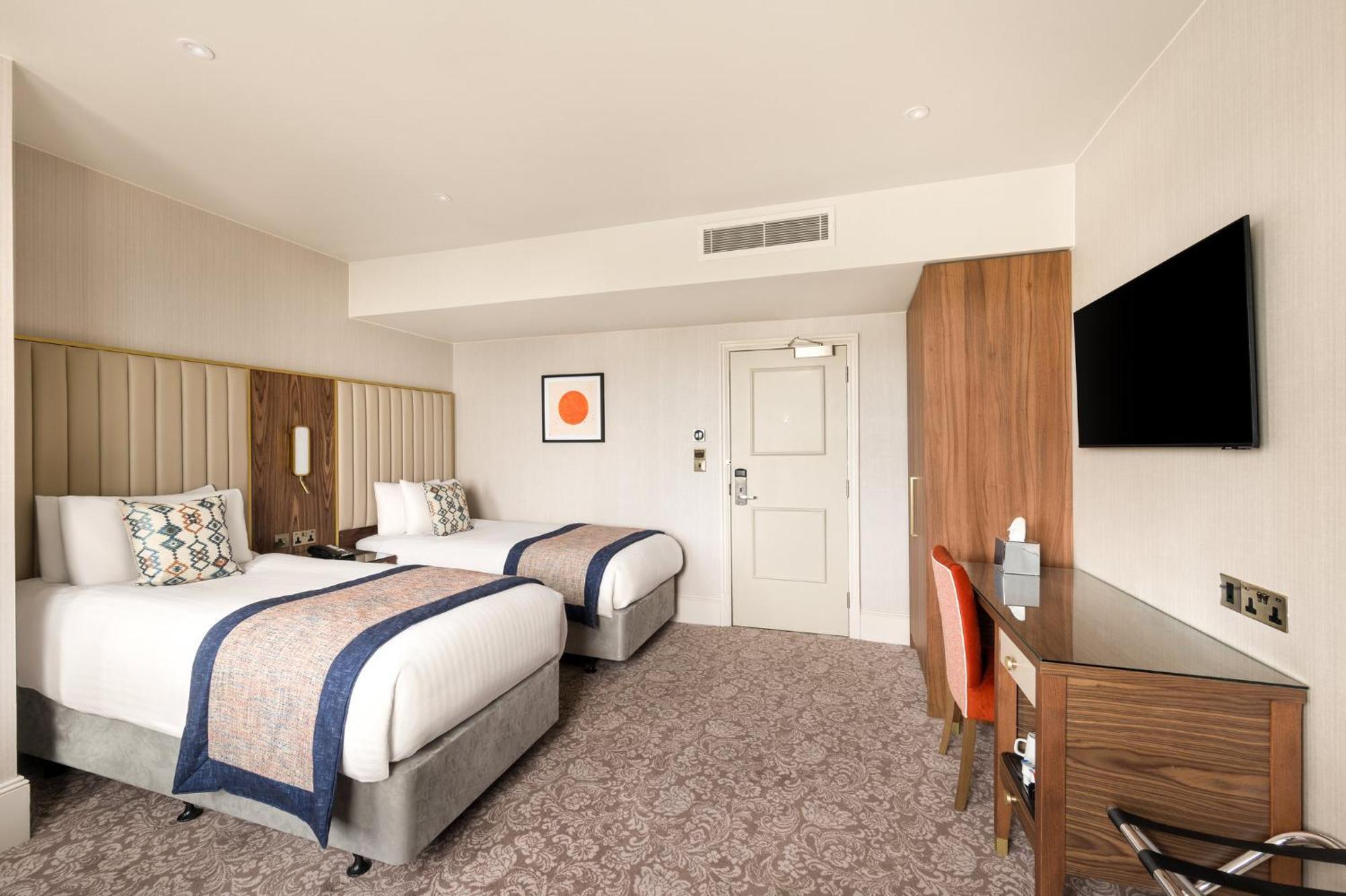 Voco The Clifton Folkestone By Ihg Hotel ภายนอก รูปภาพ