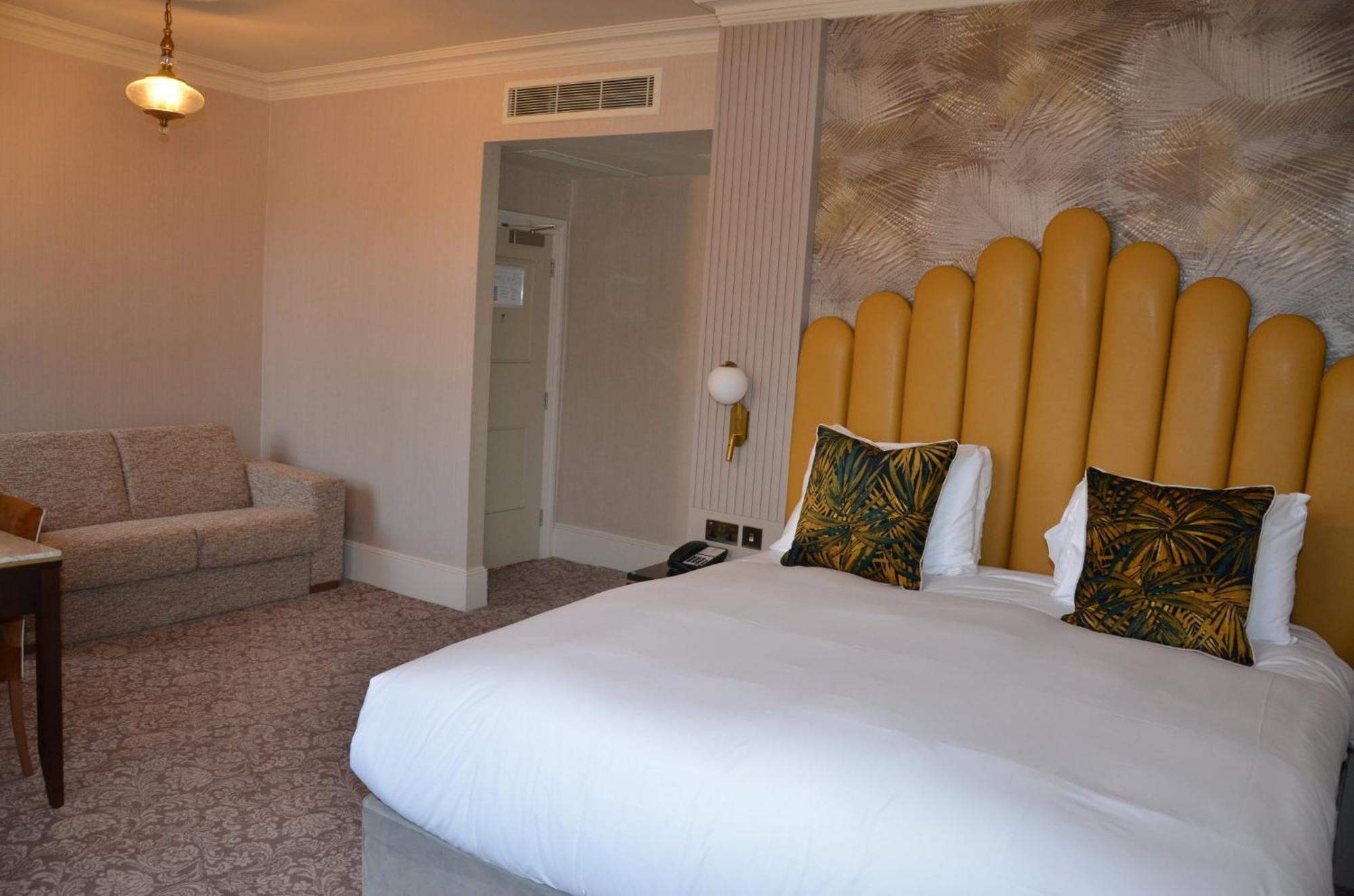 Voco The Clifton Folkestone By Ihg Hotel ภายนอก รูปภาพ